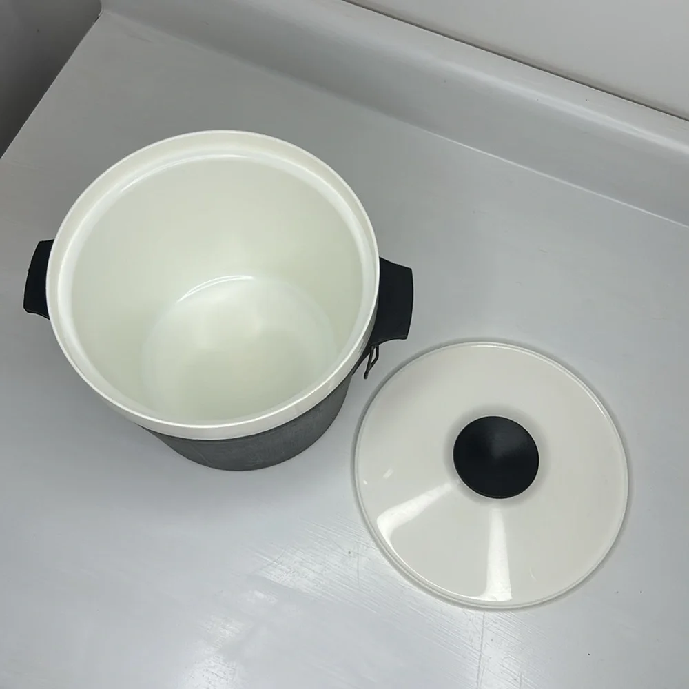 Vintage MCM 🧊 Black & White Geni Plastic Ice Bucket With Lid Party Drink Bucket